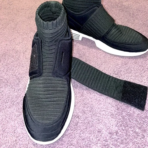 Kendall+Kylie black high top sneakers - Picture 4 of 5